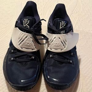 Nike Kyrie Low 3 TB Promo Basketball Shoes Midnight Navy/White  size 9